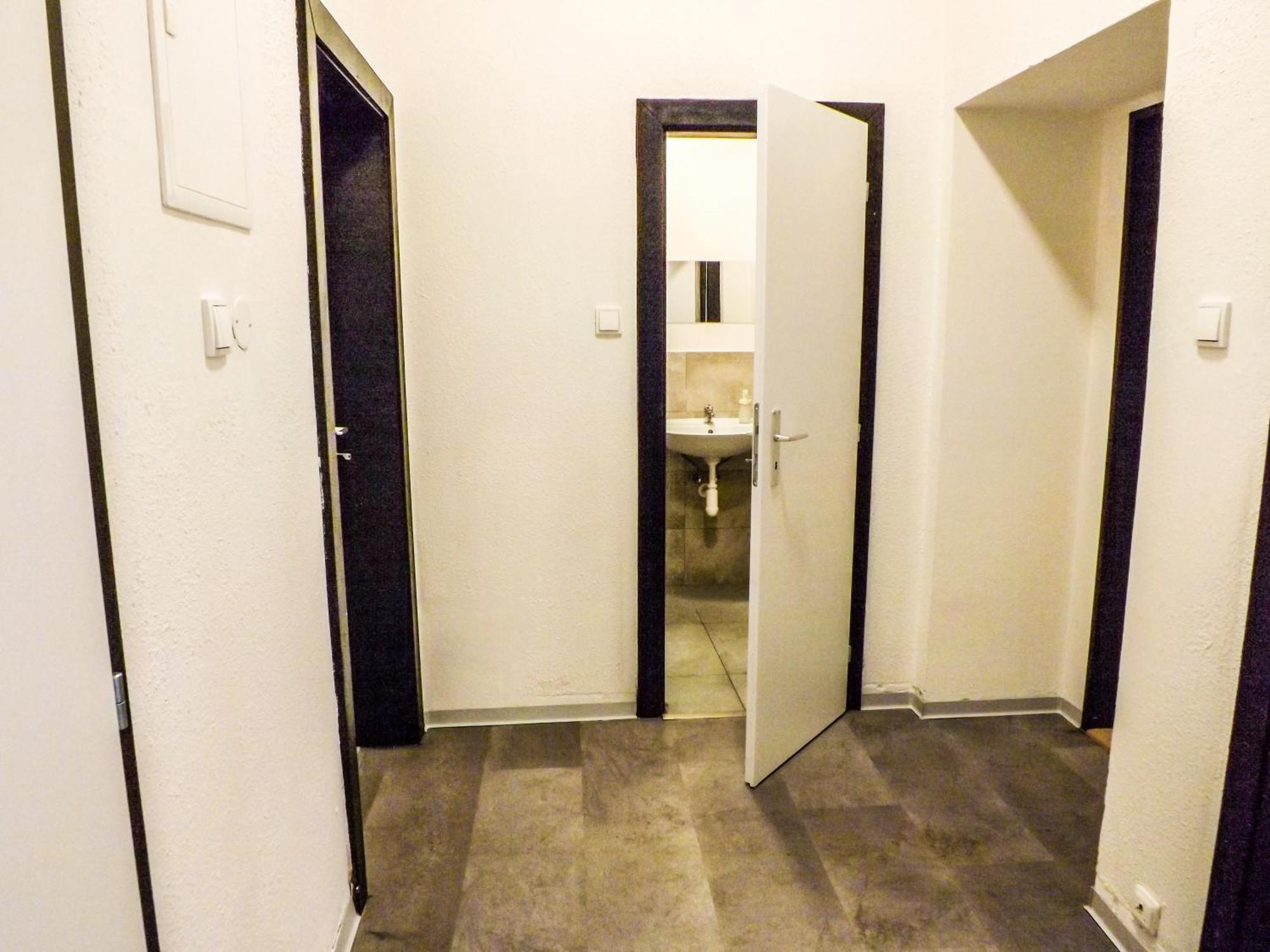 Spacious E1 *